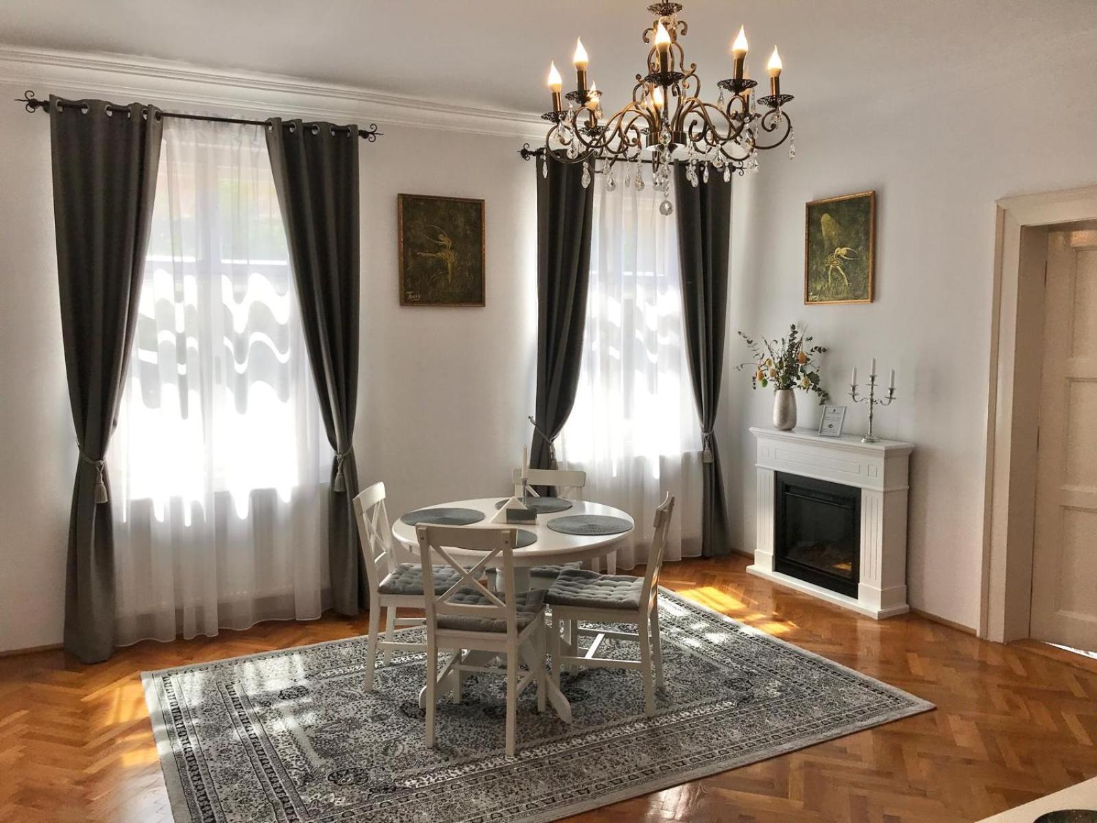 Residence Piata Armelor Sibiu Exteriér fotografie