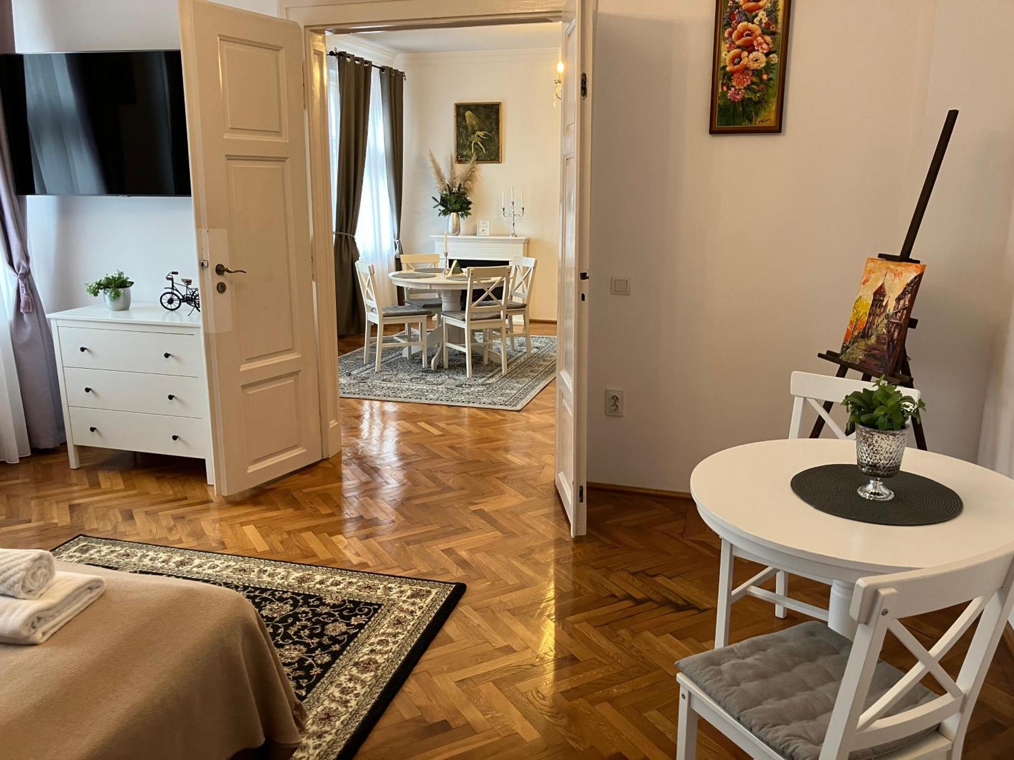 Residence Piata Armelor Sibiu Exteriér fotografie